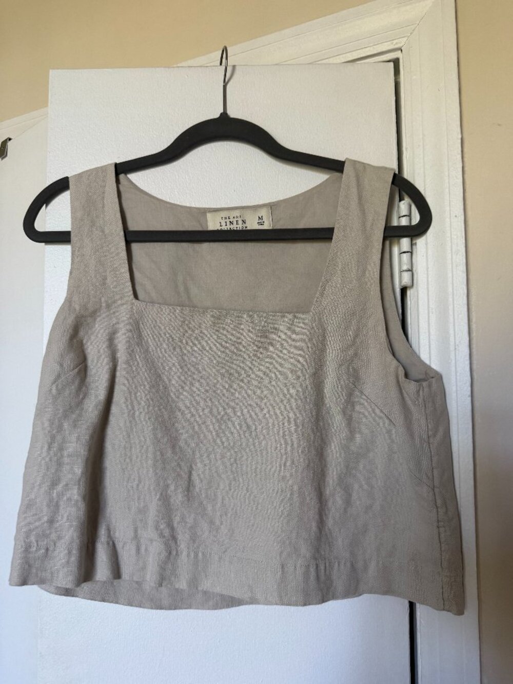 Abercrombie & Fitch Women's Grey and White Crop-top